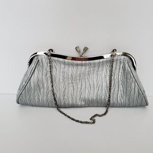 Beautiful Vintage Evening Clutch Bag Purse Silver Crimped Fabric Chain Strap